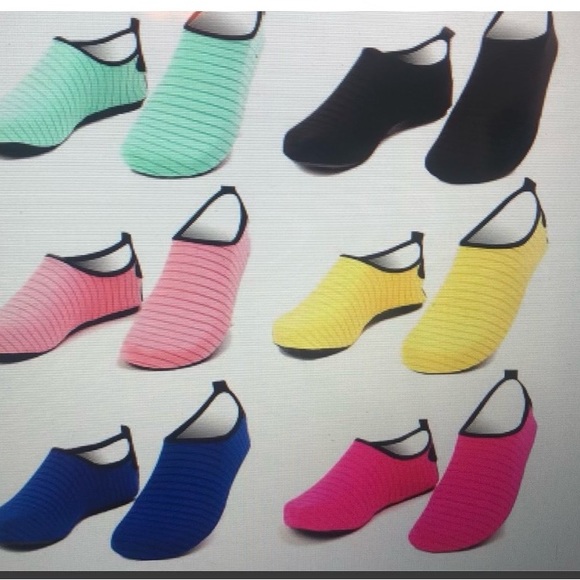 NWT! Unisex Adults and children
Barefooted Sport water Shoes - Picture 2 of 3